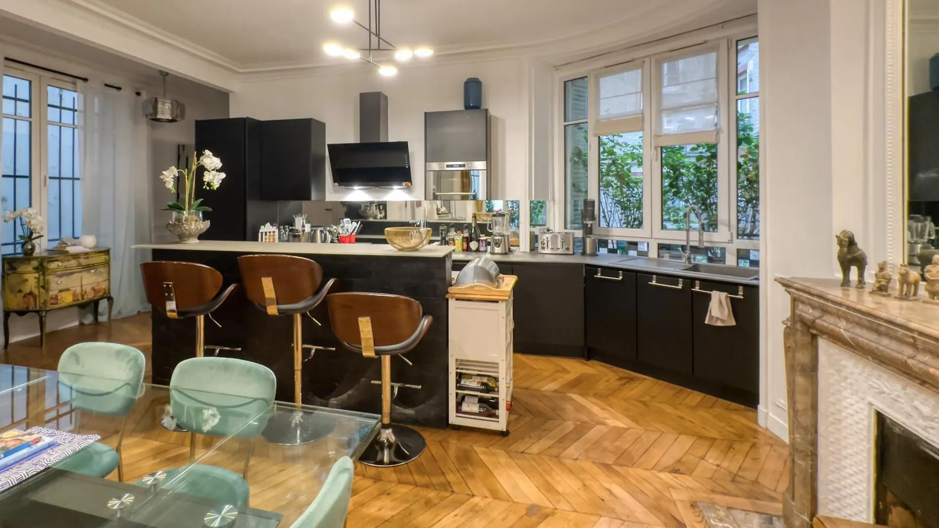 Apartment Luxury Place Near Champs Elysees Paris