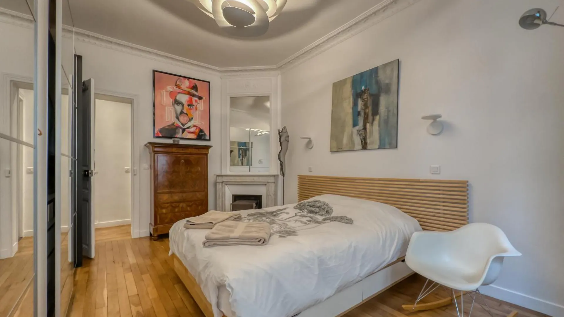 Apartment Luxury Place Near Champs Elysees Paris