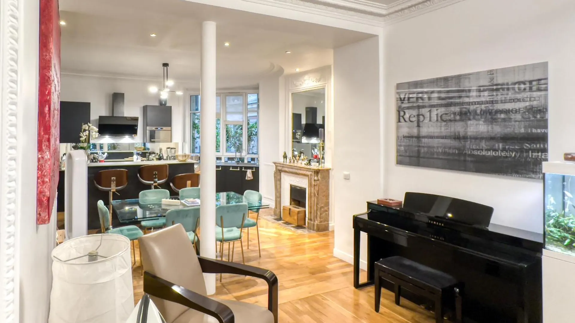 Luxury Place Near Champs Elysees Paris