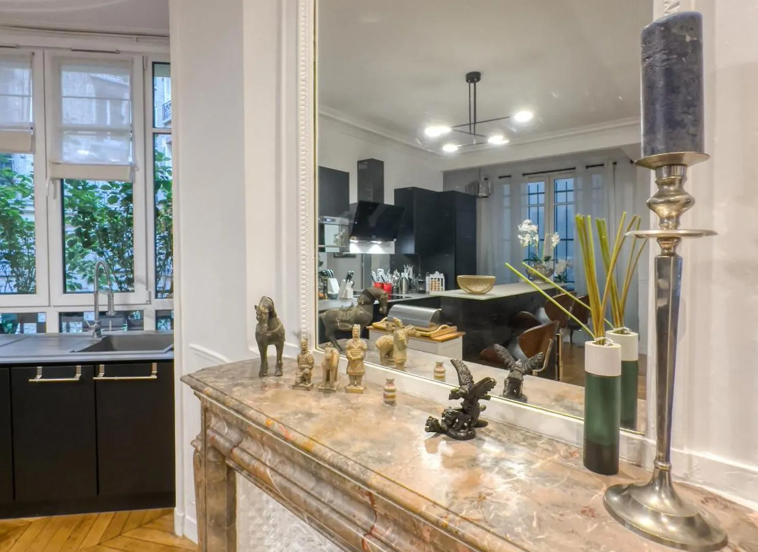 Luxury Place Near Champs Elysees Paris 0*,  Fransa